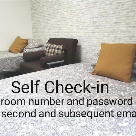 Lx -- Self Check-In -- Room Number & Password Is In The Following Email Tokyo Eksteriør billede
